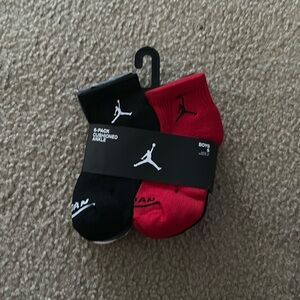 Jordan 6 pack Boys 3y-5y new socks black white gray